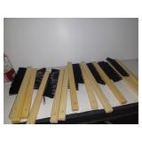 12 Petits balais neufs