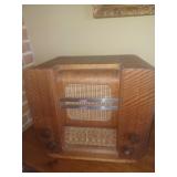 Radio en bois allume