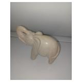 Éléphant en marbre