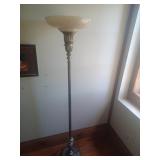 Lampe sur pied globe en verre