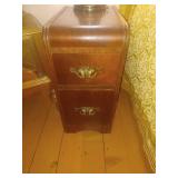 Table de chevet 12'' x 18'' x 25''
