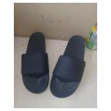Sandale Gr.11 comme neuve