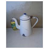 Cafetiï¿½re en fer ï¿½maillï¿½