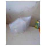 Plats en plastique refermable