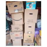 Lot de 10 boites d'articles divers