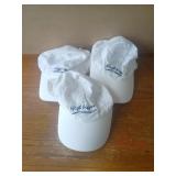3 Casquettes neuves