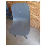 Chaise en plastique solide