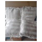 4 Coussins trï¿½s propre