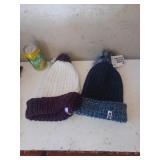 2 Tuques en laine , neuves