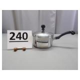 NIB Farberware 1 qt. Covered Sauce Pan