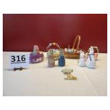 Baskets of Eggs, Vintage Card, Figurines