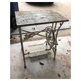 22x15x29 vintage sewing machine treadle table
