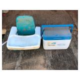 Rubbermaid 3-Gallon Cooler & Booster Seat