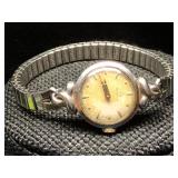 Vintage Omega a777-32 ladies wind-up wristwatch