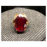 10KT GOLD SIZE 11,1/2 6.1GRAM (RUBY STONE)