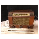 Vintage Federal Tube Radio Wood Case