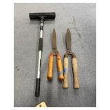 2 - Trimmers & Windshield Cleaner