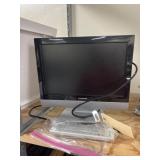 Polaroid Flat Screen Monitor 15" w/Remote