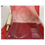 3 Pcs - Rolling Pin & 2 Plastic Baking Mats