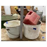 3 Pcs - Granite Pots & 1 Gal Plastic Gas Can