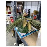 Cookbooks & Wire Christmas Basket w/Dï¿½cor