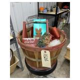 Vintage Wooden Bushel Basket w/Dï¿½cor