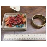 Vintage Necklace - Bracelet - Clip On Earrings
