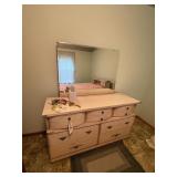 Dresser w/Mirror