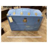 Wood Trunk w/Tray 32"L x 18"W x 20"H