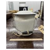 Porcelain Pot w/Lid