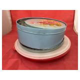 Tupperware Divided Storage w/Lid & 2