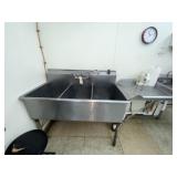 Stainless Steel 3-Section Sink w/Shelf