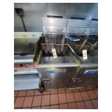 Pitco 2-Basket Deep Fat Fryer 15"L x 31"W x 36"