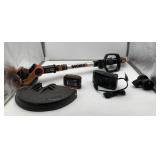 WORX 20V 12" 2-in1 Trimmer/ Edger, Battery & Char
