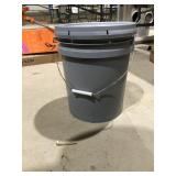 5 Gallon Laundry Detergent, Scent/Brand Unknown