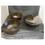 2 Pyrex & Anchor Hocking Bowls & 1 Lid