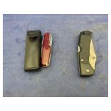 Swiss Army Knife w/Plastic Case & Pocket Knife