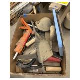 Caulk Gun - Grease Gun - Cement Tool