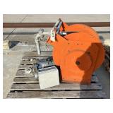 Fuel hose on reel w/meter
