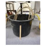 Lariat - Halter in Plastic Feed Bin