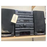 Pioneer Stereo System w/Speakers