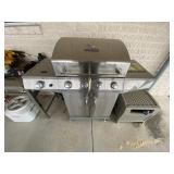 Char Broil LP Grill - 4 Burner w/Side Burner - NEW