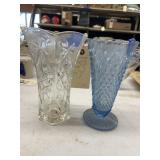 2 Vases
