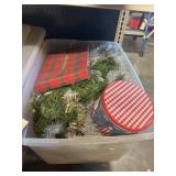 Tote w/Christmas Dï¿½cor