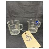 2 Glass Measuring Cups