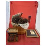 Pinecones & Home Dï¿½cor