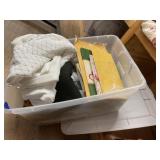 Tote w/Tree Skirt - Tablecloths - Magazine - Manua