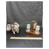 Salt/Pepper on Stand & Donkey