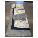 Comforter Set - Pillows
