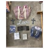 Bag of Speakers - Neck Pillow - Dï¿½cor